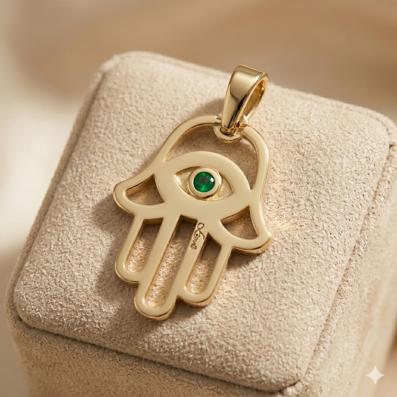 Aurum Guardian Emerald Hamsa